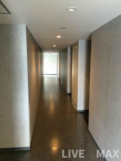 マンションロードウェイの物件外観写真