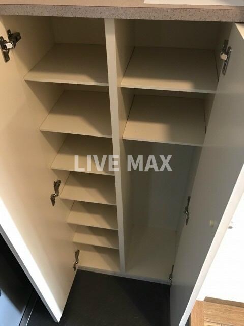 ヴィヴァーチェ四条大宮の物件内観写真