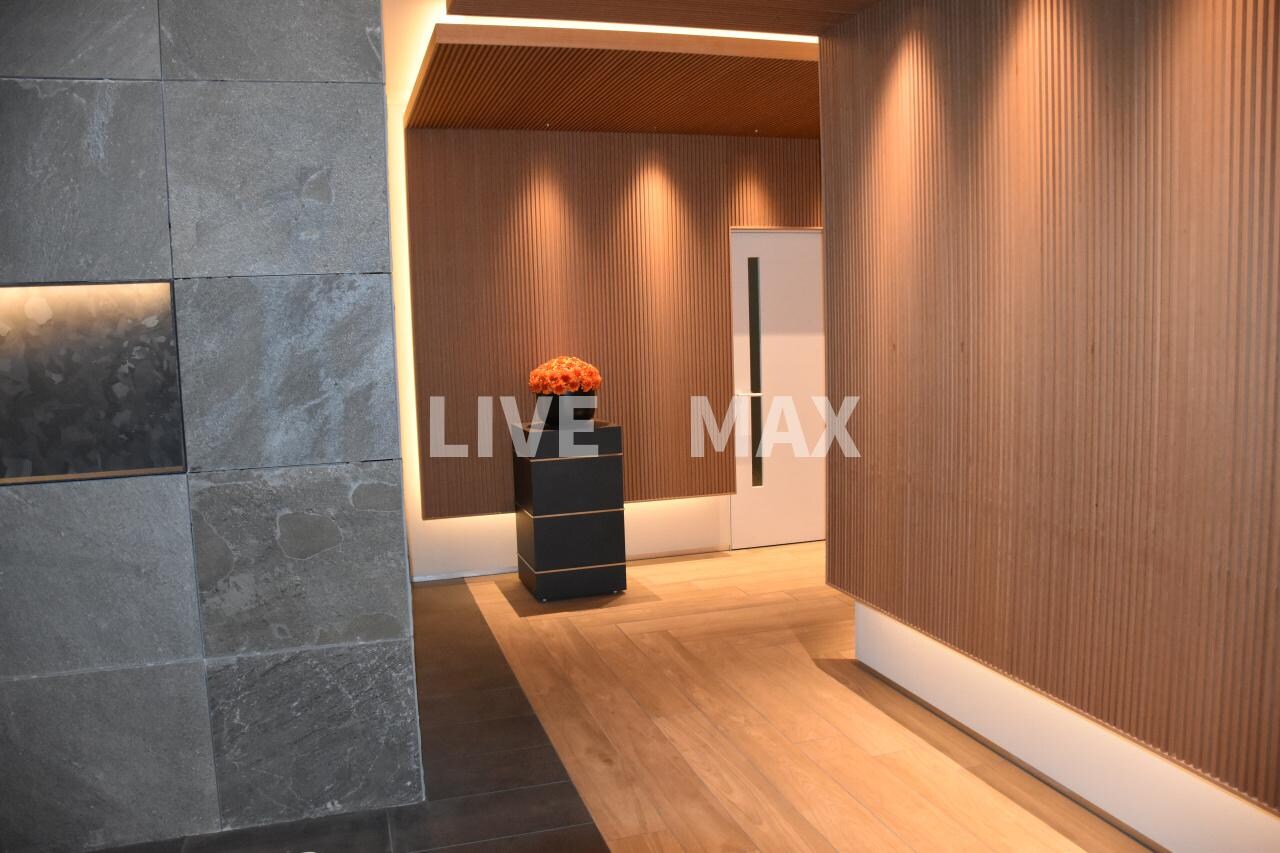 レ・ジェイド京都四条大宮の物件外観写真