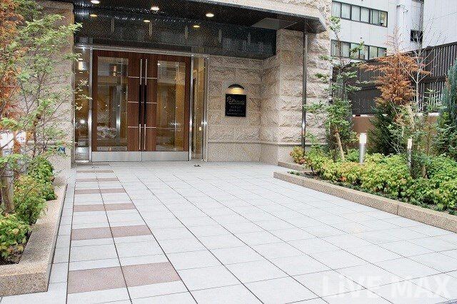 プレサンス谷町アルファの物件外観写真