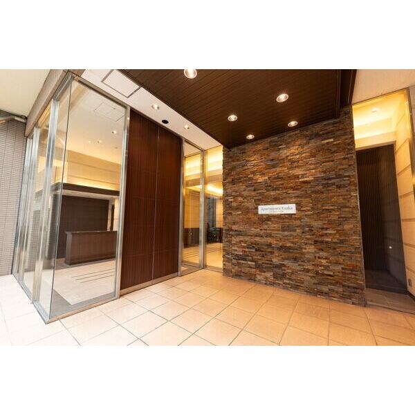 アパートメンツ江坂の物件外観写真