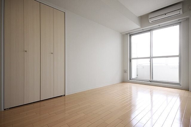 オリエンタル江坂の物件内観写真