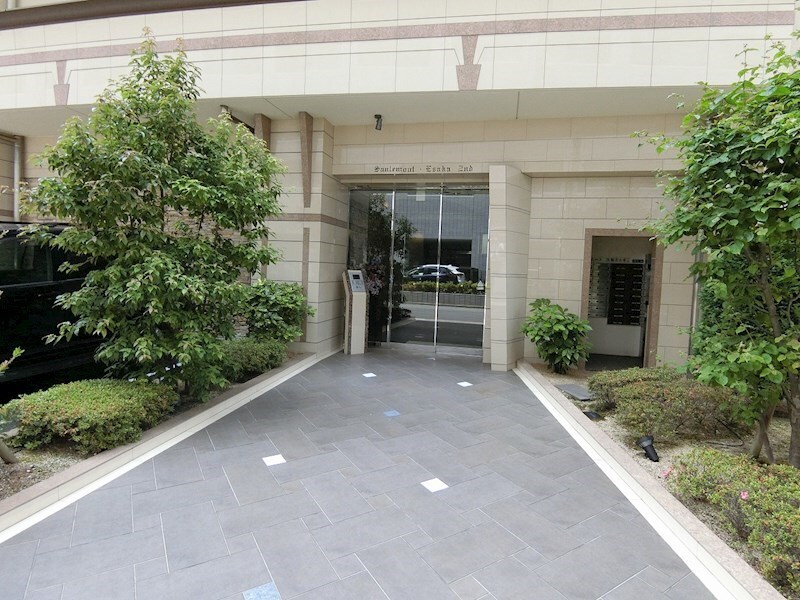 サンレムート江坂2ndの物件外観写真