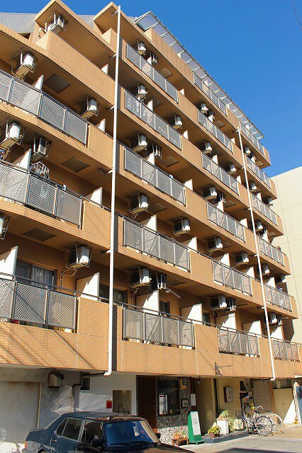 ウイニング・パラ江坂の物件外観写真