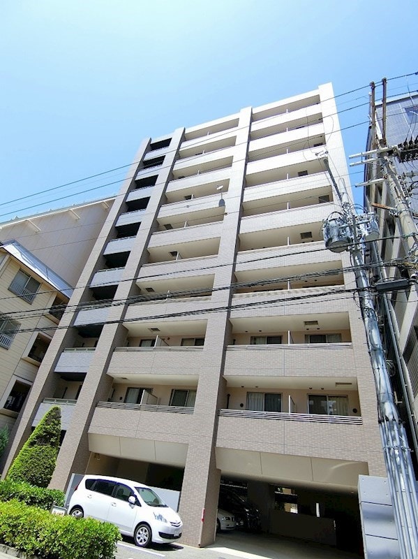 パストラーレ江坂の物件外観写真