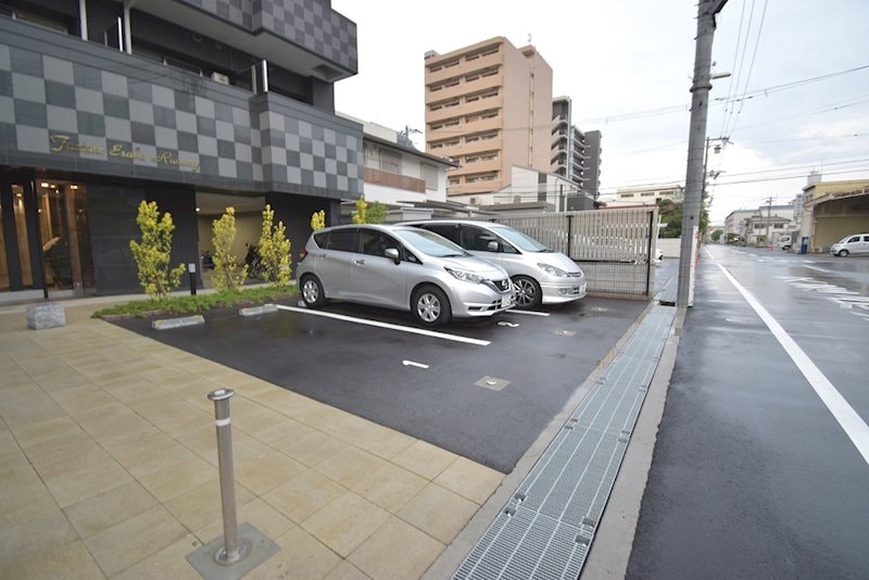 ファステート江坂ランウェイの物件外観写真