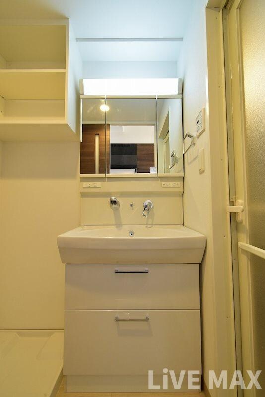 南森町駅 徒歩4分 8階の物件内観写真