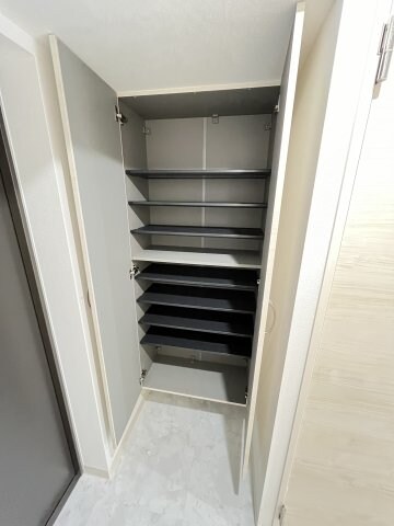 THE RESIDENCE Hの物件内観写真