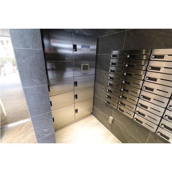 コンフォリア・リヴ新大阪WESTの物件内観写真