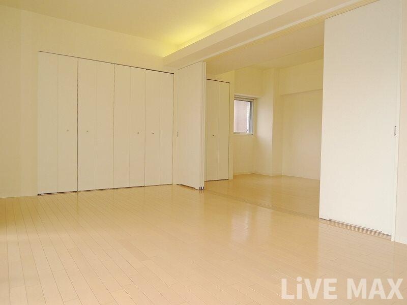 ドゥーエ谷町の物件内観写真