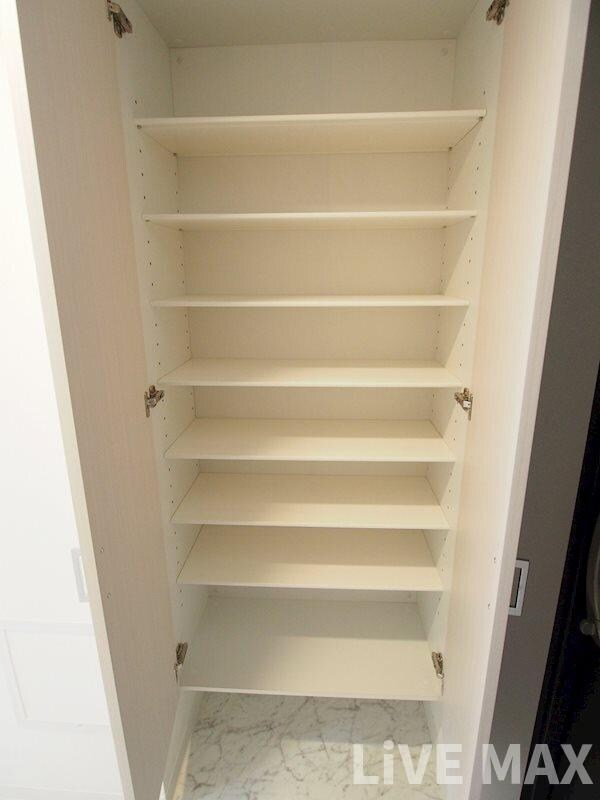 ファーストフィオーレ本町イースト　の物件内観写真