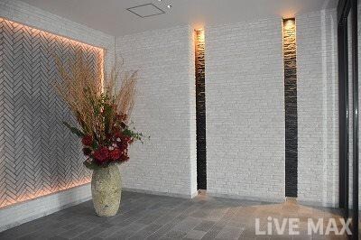 レジュールアッシュウエストレジスの物件外観写真