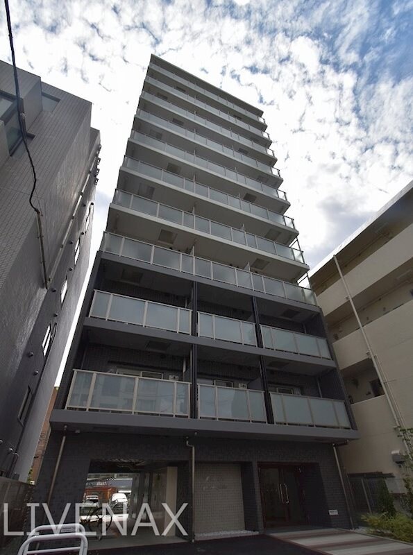 ワールドアイ江坂アルバの物件外観写真