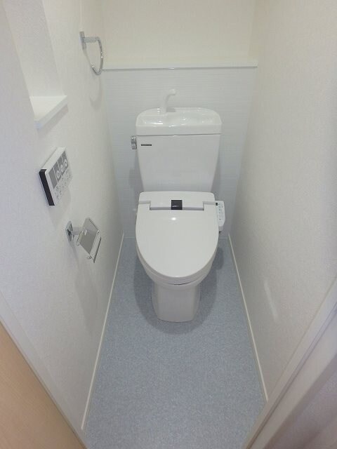 ノルデンハイム江坂垂水町の物件内観写真