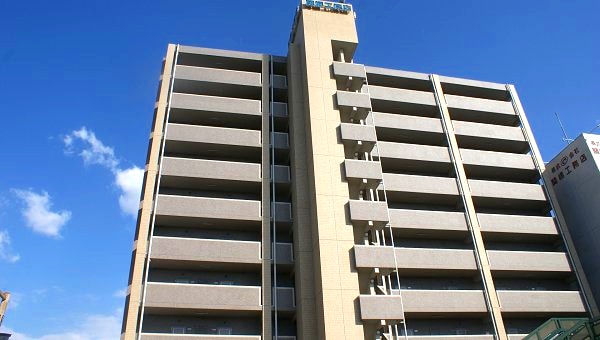 第18関根マンションの物件外観写真