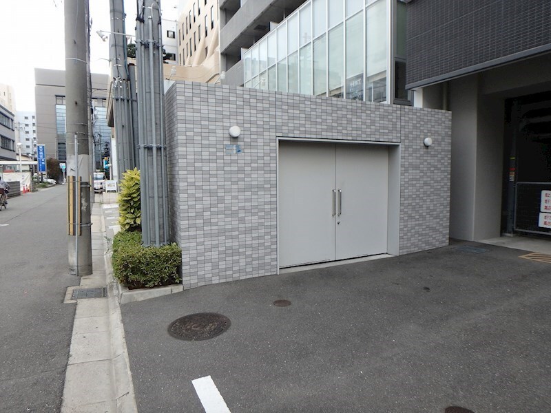 エストーネ江坂の物件外観写真