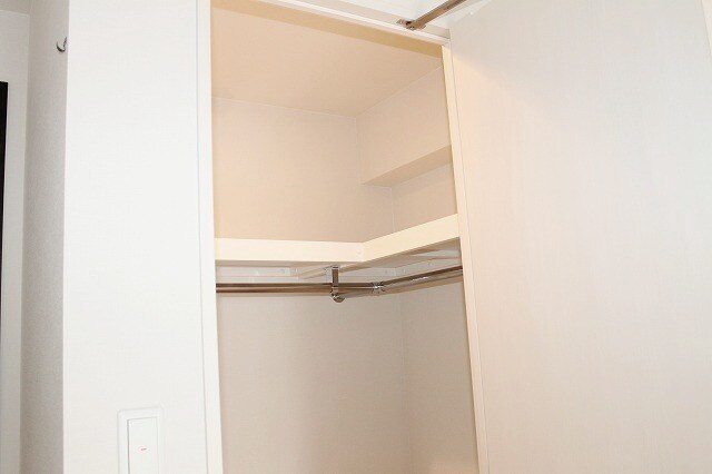 エストーネ江坂の物件内観写真