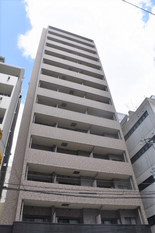 リーガル北堀江の物件外観写真