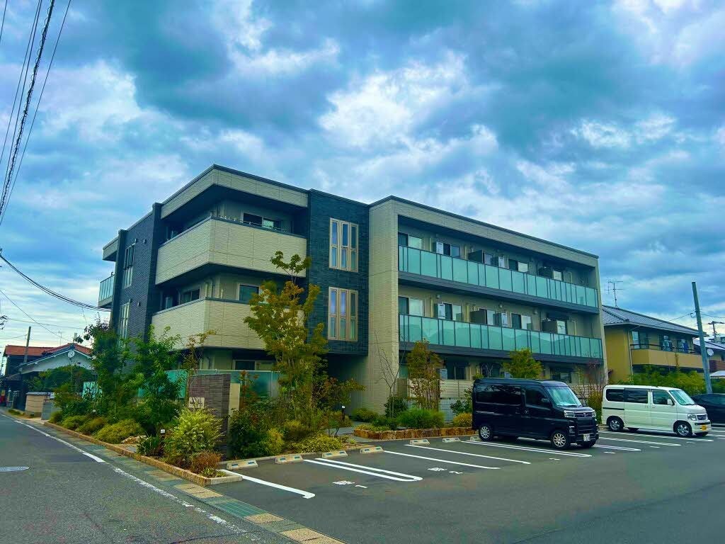 ガーデンズ ヒモリの物件外観写真