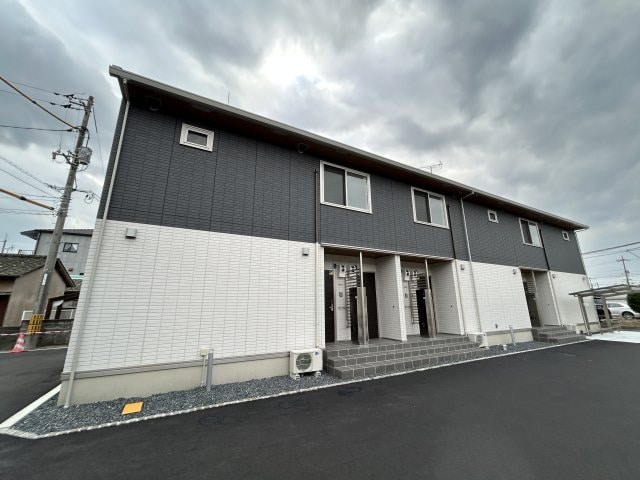 マーメゾン新福の物件外観写真