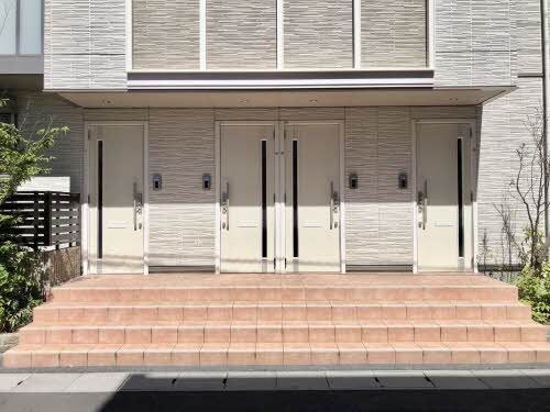 ラ・パルテール新屋敷Ⅲの物件外観写真