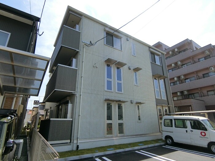 Ｄ－ｒｏｏｍアリビオ泉崎の物件外観写真