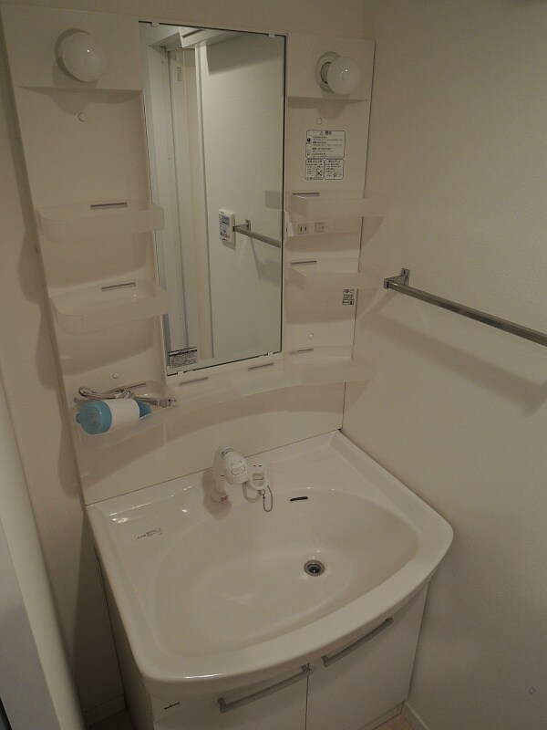 アルティザ仙台花京院の物件内観写真