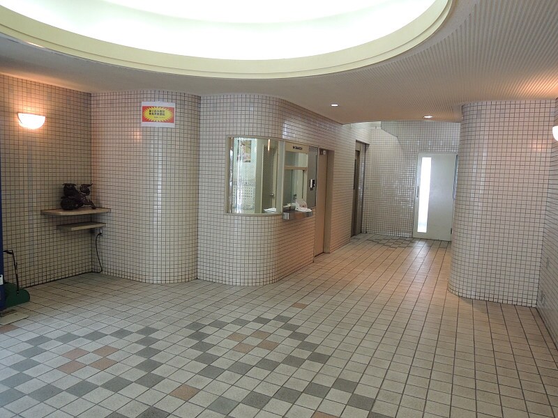 スカイコート上杉の物件外観写真