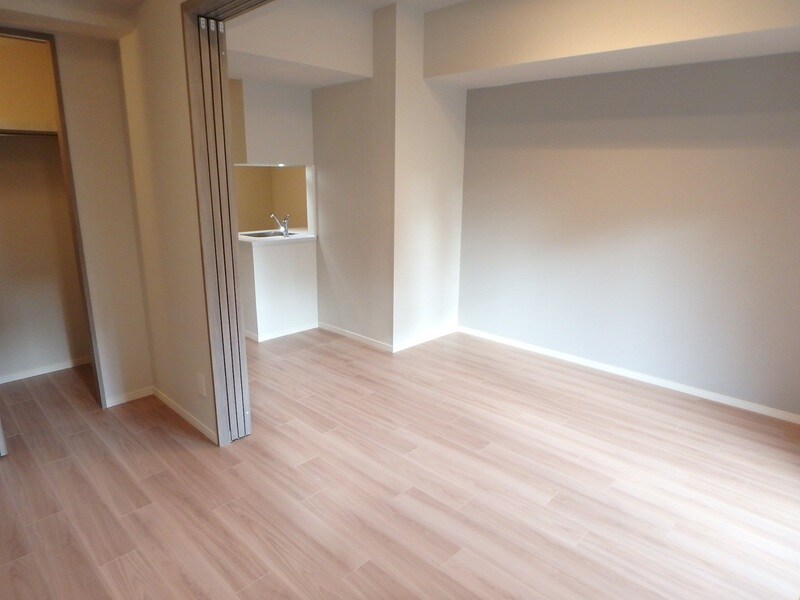 シーズンフラッツＳＥＮＤＡＩEASTの物件内観写真