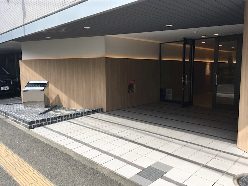 La　Douceur榴ヶ岡の物件外観写真