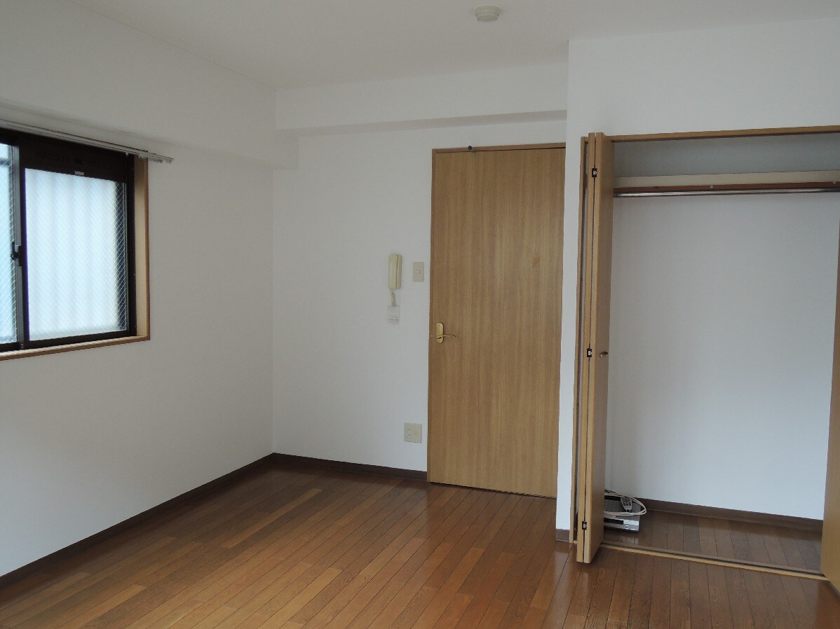 アバンサール泉中央の物件内観写真