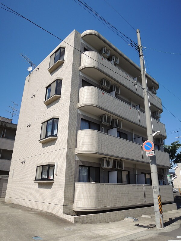 ミキマンションの物件外観写真