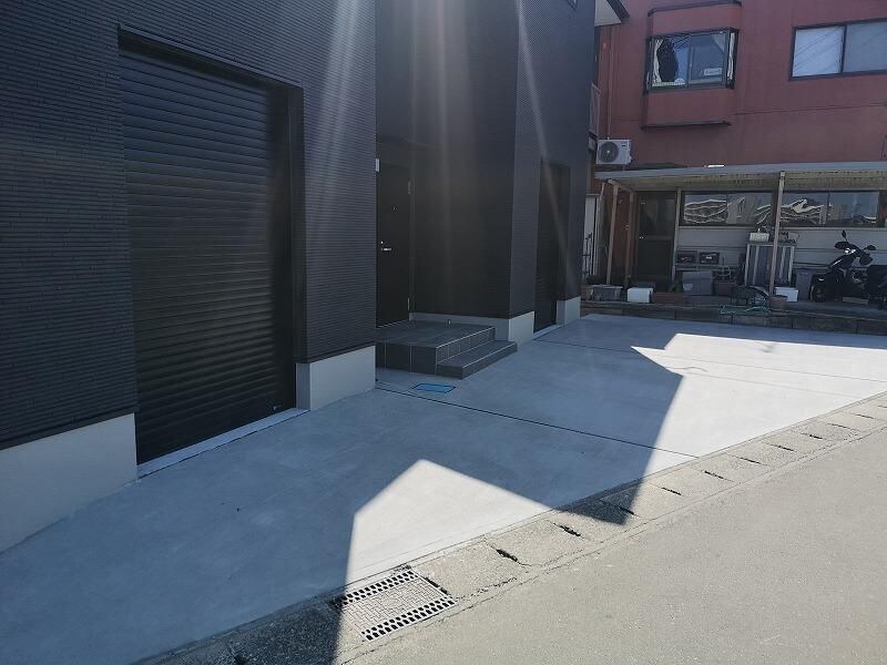 ガレージハウス桜木の物件外観写真