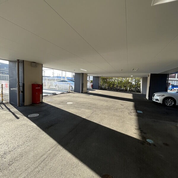 スクエア泉中央の物件外観写真