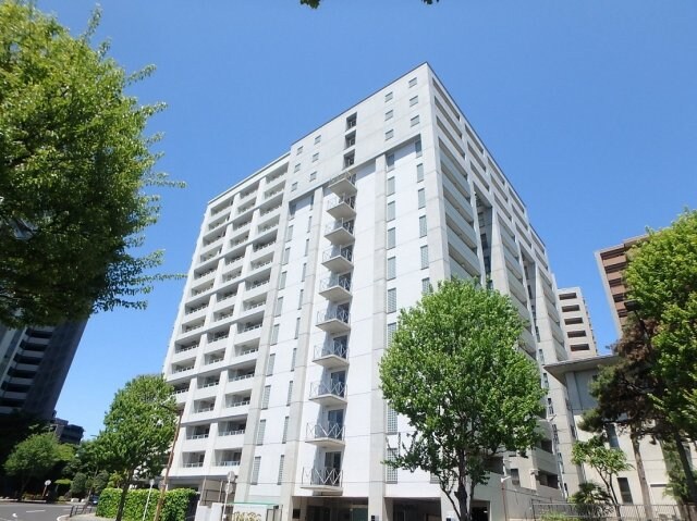 La Douceur片平の物件外観写真