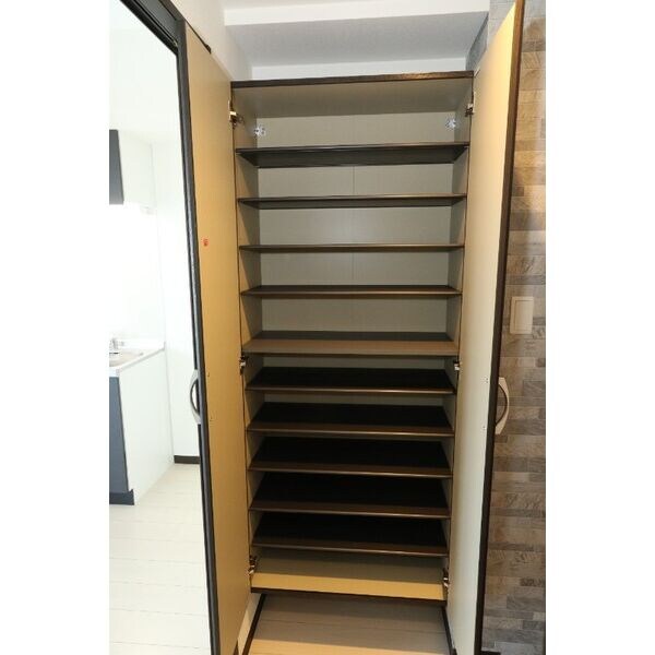 カーサ・スタジオーネ原町の物件内観写真