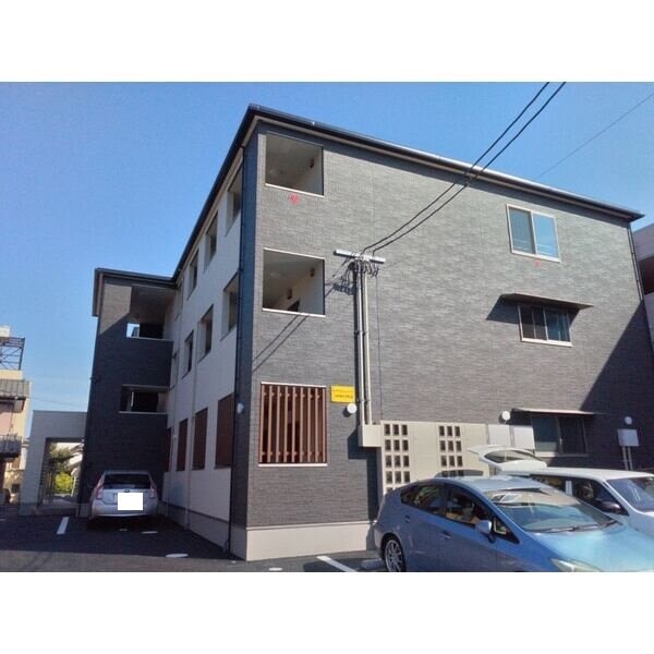 スペチアーレの物件外観写真