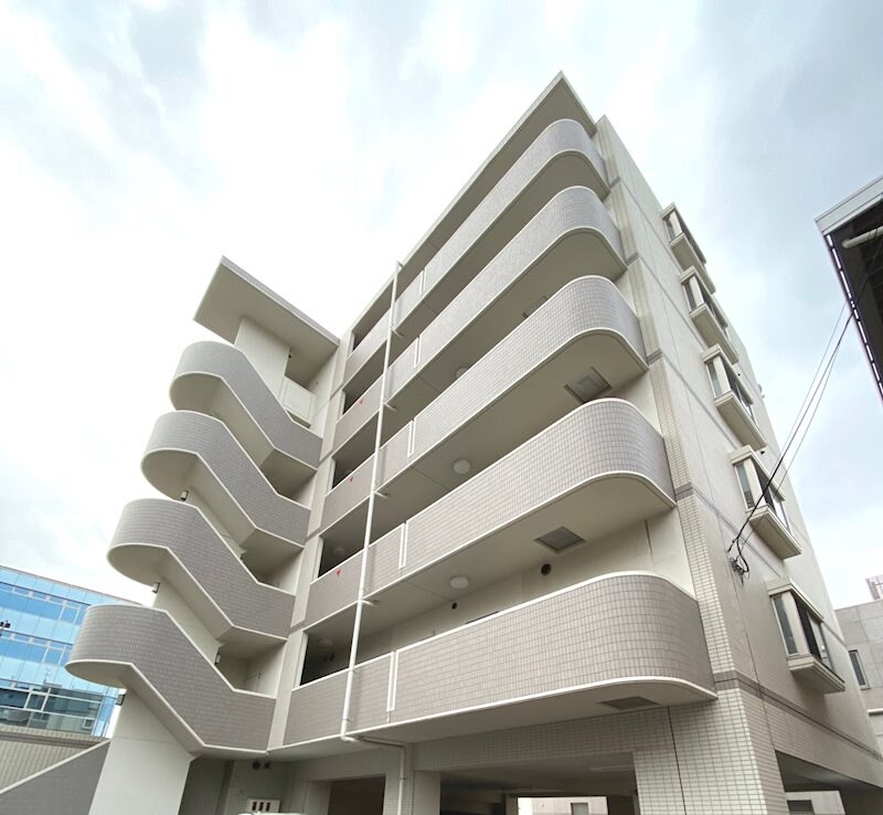 小鶴新田駅 徒歩2分の物件外観写真