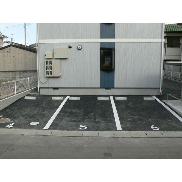 ラ・グラシューズの物件外観写真