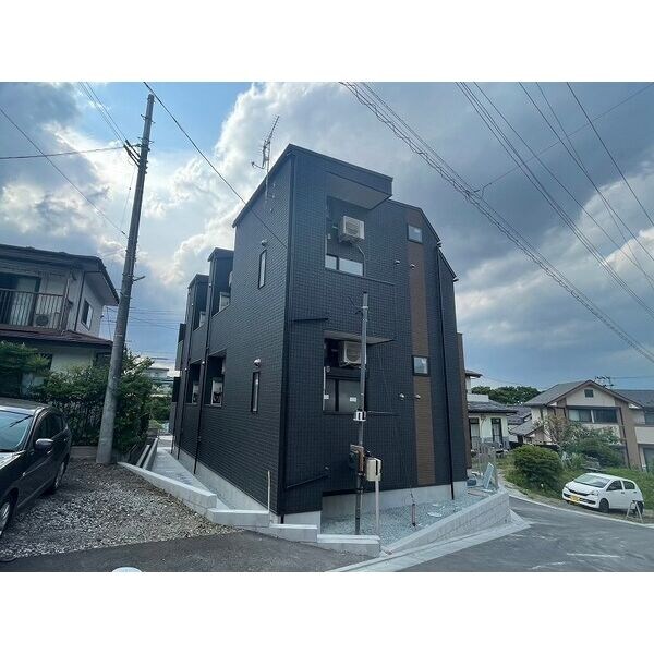 北山駅 徒歩4分の物件外観写真