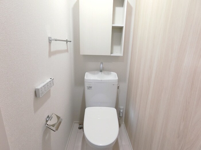 Ｄ－ＲＯＯＭ南材木町の物件内観写真