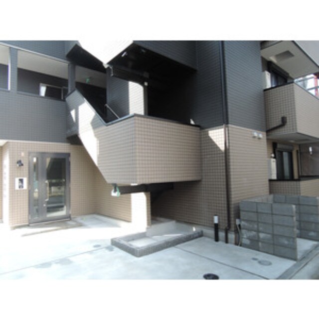 武庫川駅 徒歩3分 1階の物件外観写真