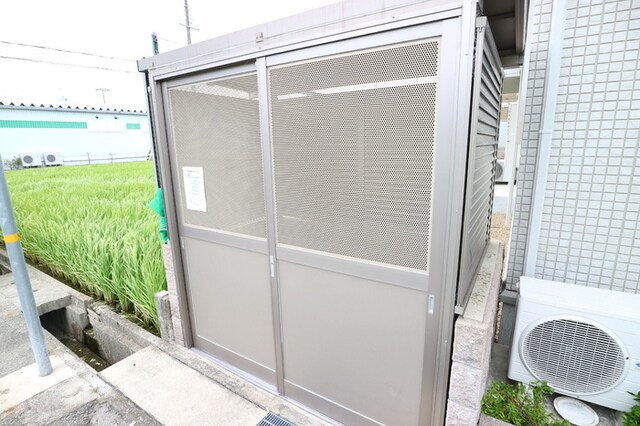 伊丹駅 バス15分  中野東バス停下車：停歩3分 1階の物件外観写真