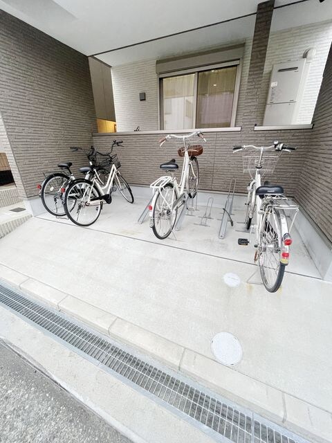 西新町駅 徒歩2分 1階の物件外観写真