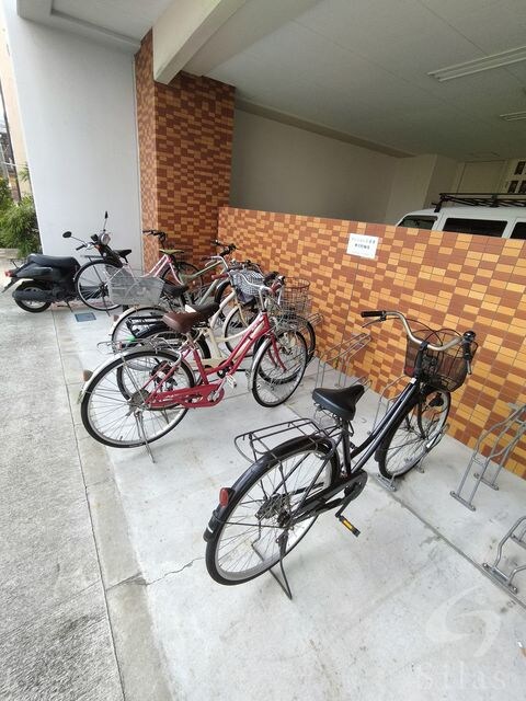 出屋敷駅 徒歩9分 3階の物件外観写真