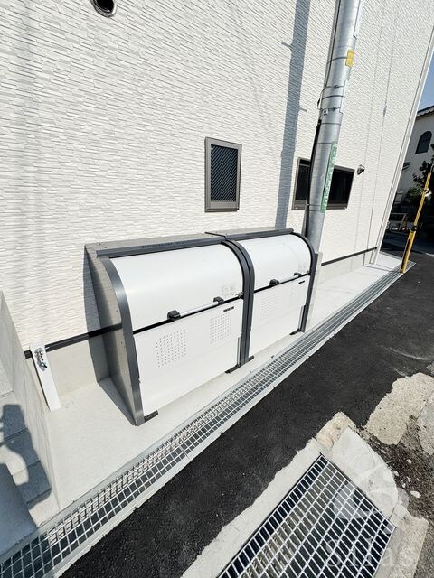 川西能勢口駅 徒歩5分の物件外観写真