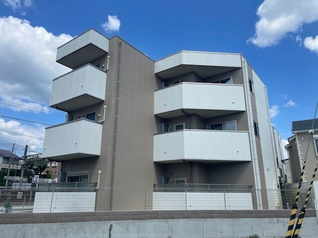 兵庫県川西市栄根２丁目の物件外観写真