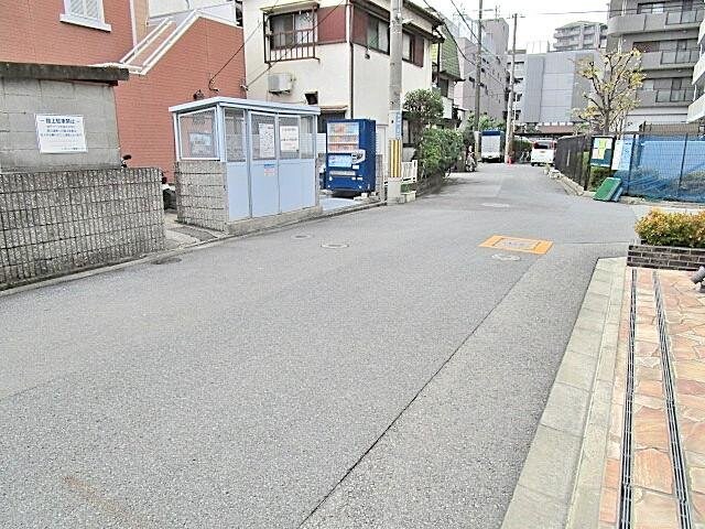 プレジオ江坂の物件外観写真