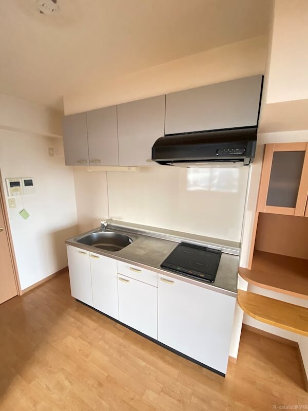 博多駅 徒歩15分 8階の物件内観写真