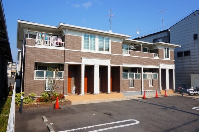 グランロリエの物件外観写真